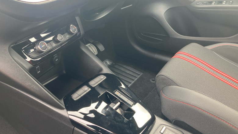 Vauxhall Corsa 100kW Yes 50kWh 5dr Auto Electric Hatchback